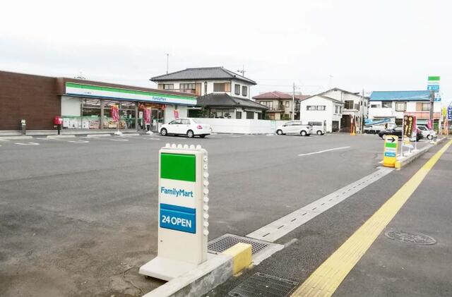 ファミリーマート小山八幡町店 (437m)