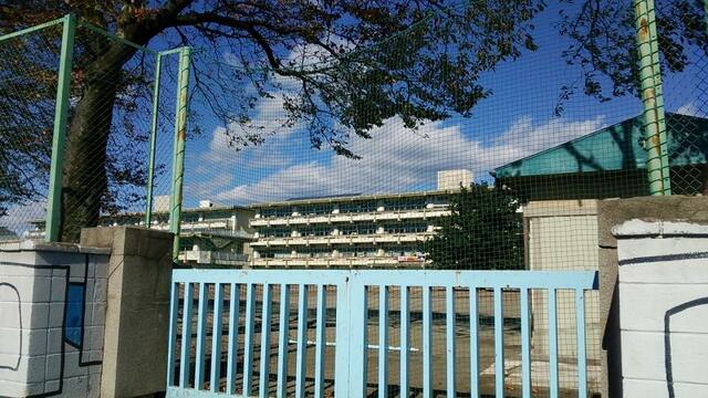 富岡市立富岡小学校 (929m)