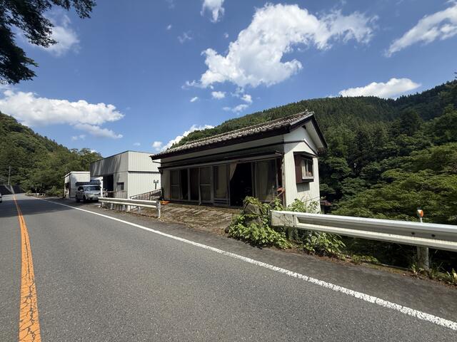 detached 群馬県多野郡神流町大字小平 地図を見る