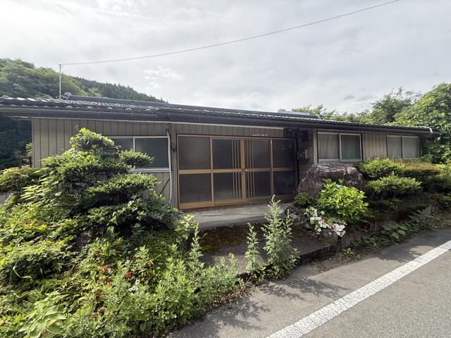 detached 群馬県多野郡神流町大字小平 地図を見る