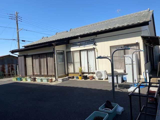 駐車場にアスファルト打ちました