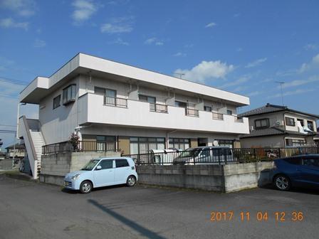 南側、２階は２ＤＫ貸アパート　空１部屋あり