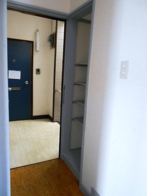 玄関／オープン収納の靴入れ