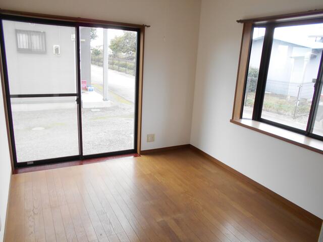 リビング以外の居室／洋室６帖