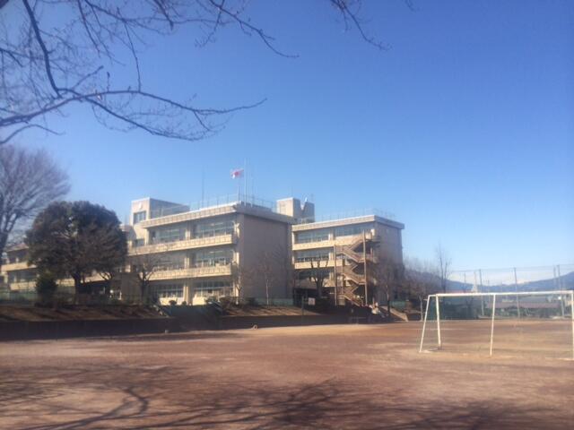 渋川市立豊秋小学校 (515m)