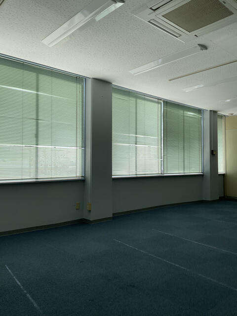 ブラインドで調光できます／撮影日2024-02-27