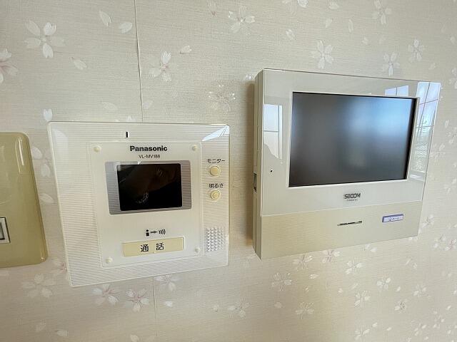 その他設備／入口はオートロックで安心です　内玄関にもＴＶドアホンで２重の