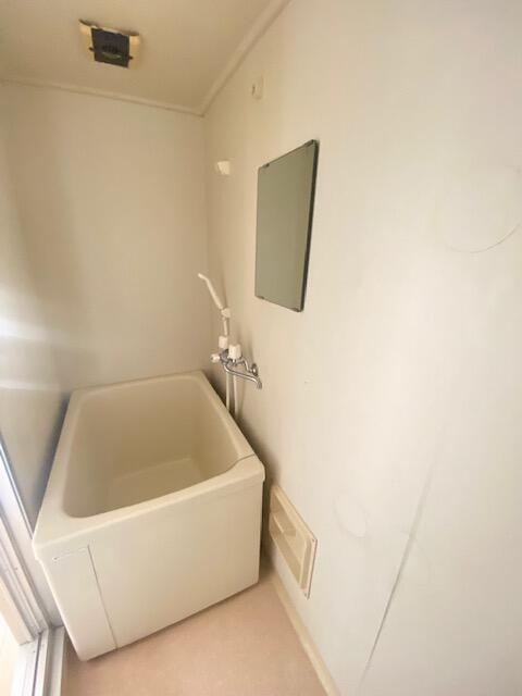 キッチン／キッチンと洗濯機置き場　近くて便利です