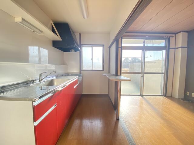 キッチン／キッチン前にカウンター付