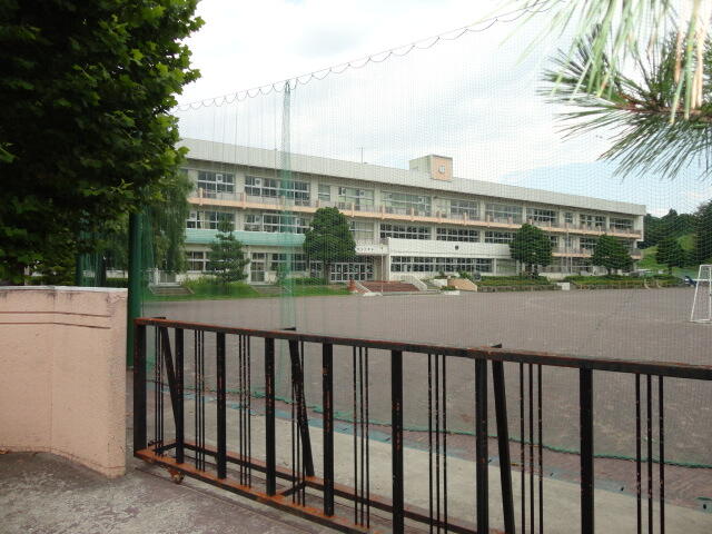 高山村立高山小学校 (2,153m)