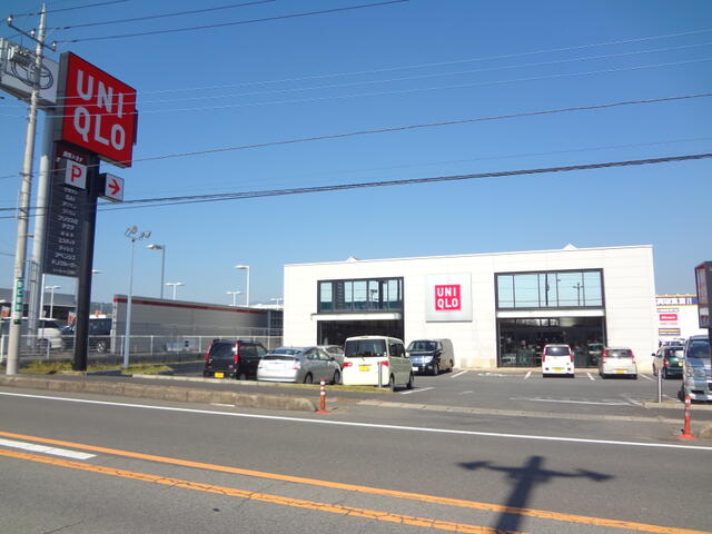 ユニクロ渋川有馬店 (2,396m)