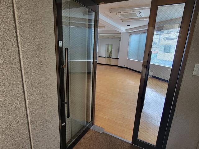 共用部エントランス／室内への入り口