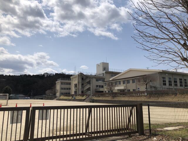 渋川市立金島小学校 (160m)