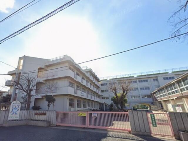 さいたま市立岸町小学校 (582m)