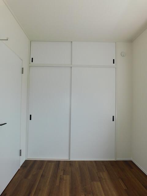 リビング以外の居室／南側洋室５畳の収納