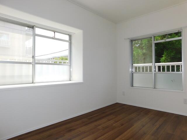 リビング以外の居室／南側洋室５畳