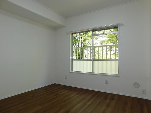 リビング以外の居室／北側洋室５畳