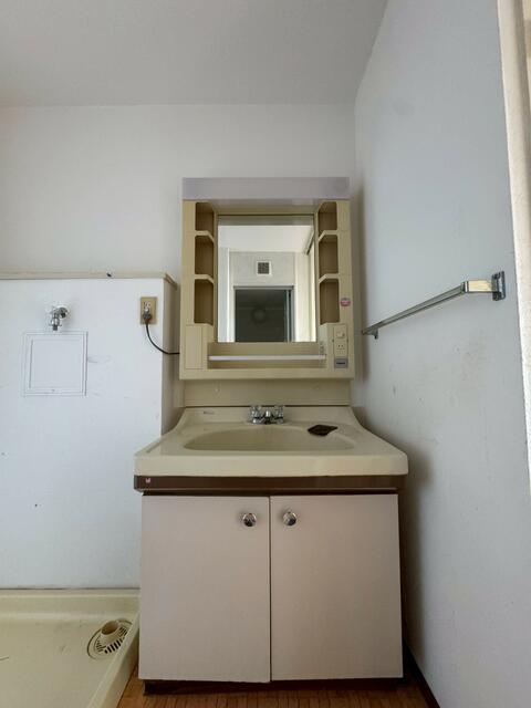 洗面台・洗面所／独立洗面台、収納も多く使い勝手良好です。