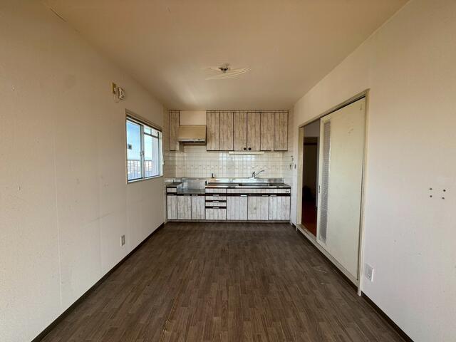 キッチン／角部屋の為、明るいダイニングキッチンです。