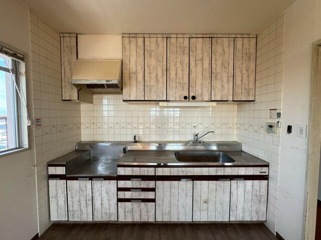 キッチン／収納スペースも多く、広く使い勝手の良いキッチンです。