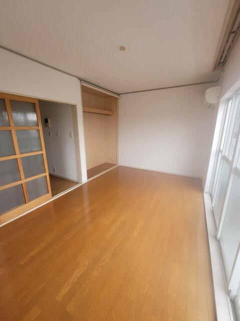 リビング以外の居室／収納あり！