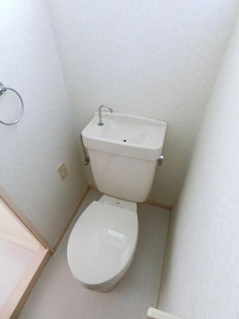 トイレ／バストイレ別です♪