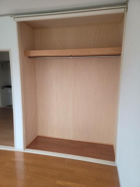 収納／お洋服などこちらへどうぞ！