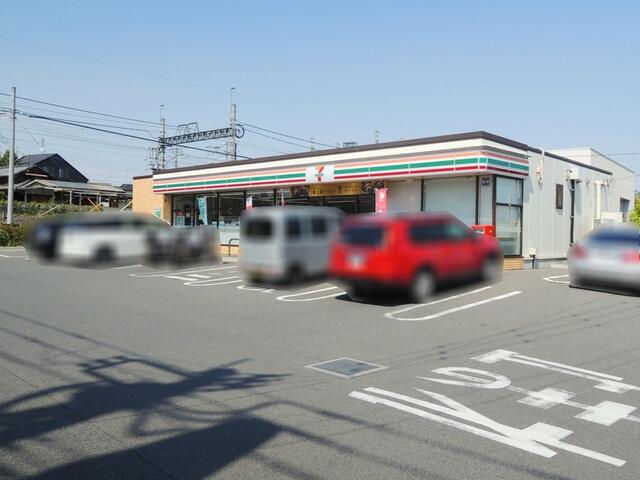 セブンイレブン岩槻本丸店 (520m)