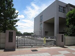 春日部市立粕壁小学校 (200m)