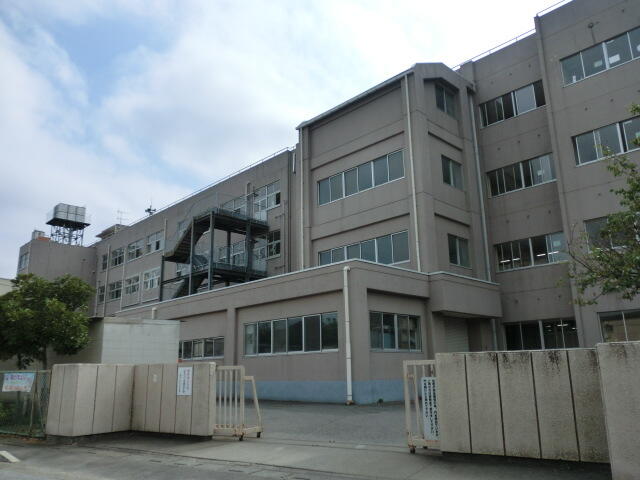上尾市立大石中学校 (1,100m)