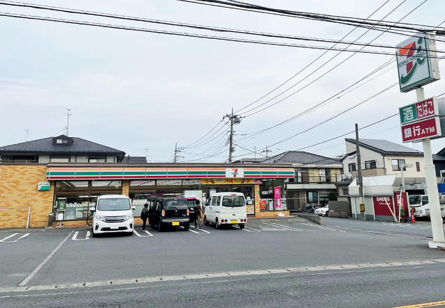 セブンイレブンさいたま七里店 (500m)