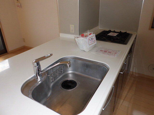 キッチン／【別室参考写真】システムキッチン3口コンロ