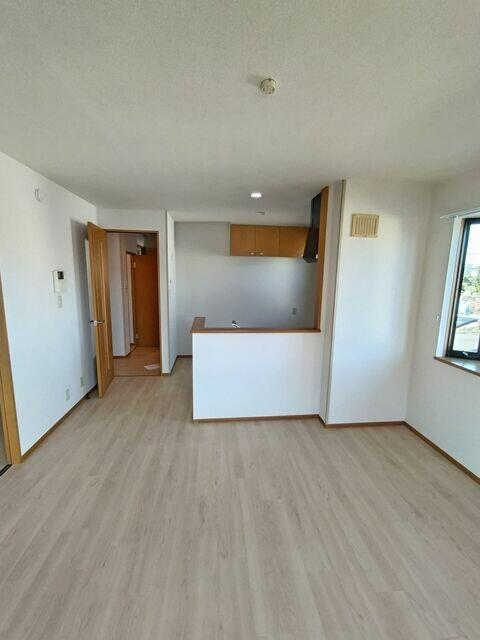 リビング以外の居室／【別室参考写真】12帖あるリビング