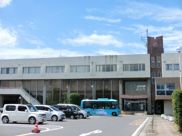 伊奈町役場 (500m)