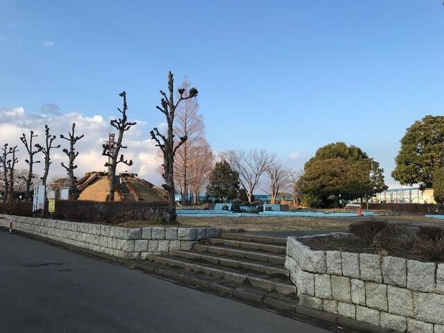 加須市民運動公園 (900m)