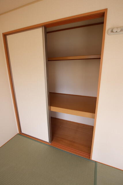 収納／和室　押し入れ