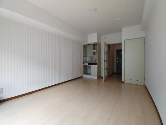 リビング以外の居室／洋室6.8帖