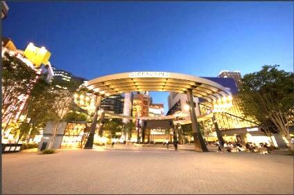 池袋西口公園 (920m)