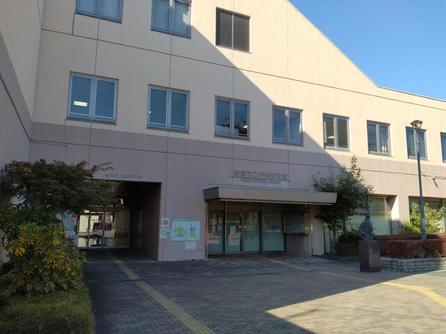 新座市立中央図書館迄徒歩約２分（１９０ｍ）