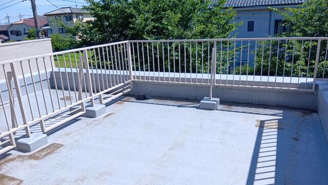 バルコニー／新鮮な空気だけでなく気持ちにゆとりを与えてくれるルーフバルコ