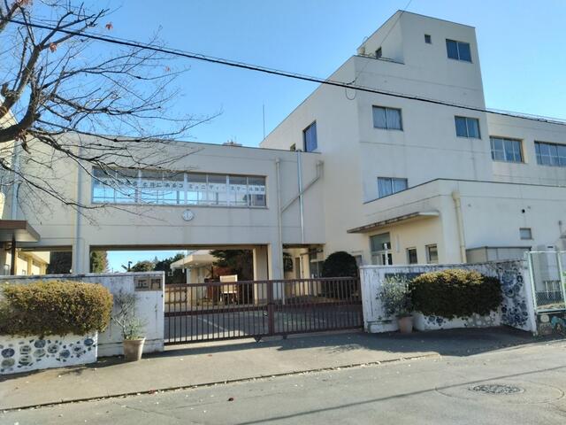 新座市立陣屋小学校 (512m)