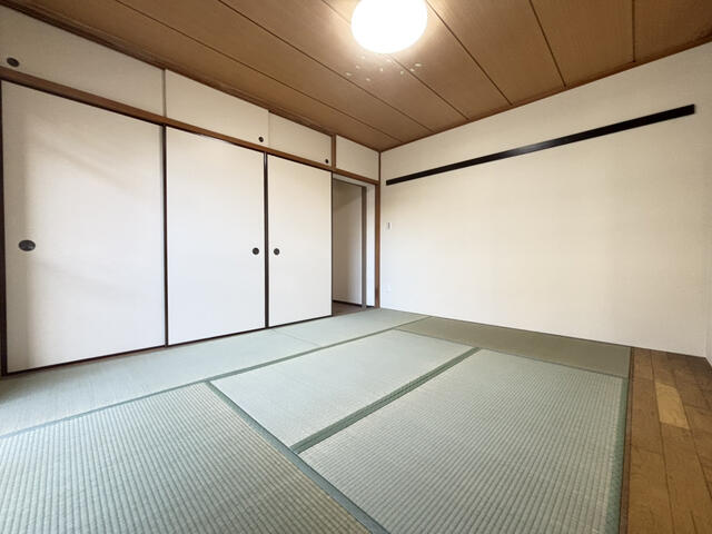 収納／大容量の押入収納で、お部屋をスッキリ保てます。　布団や季節物