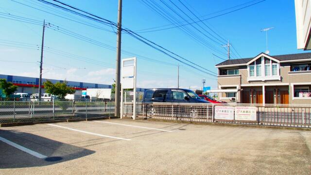 現地（駐車場）／駐車台数台数は現地にてご確認ください。