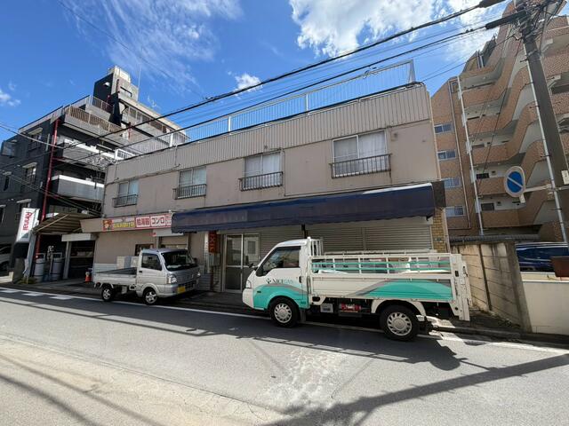 現地（外観）／建物正面１番右手側が１０３号室です。／撮影日2026-09-14