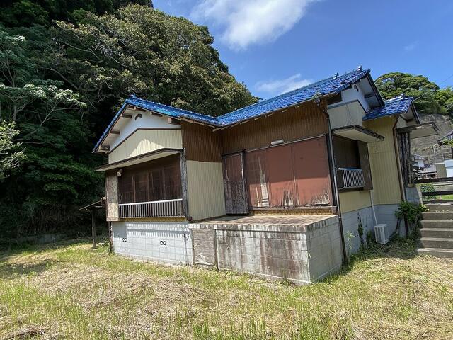 現地（外観）／３ＤＫ平屋住宅　高基礎で収納スペースあり