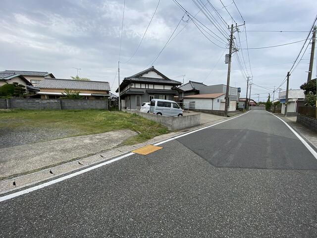 現地（外観）／南側接道道路