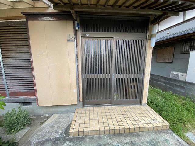 現地（外観）／玄関まわり