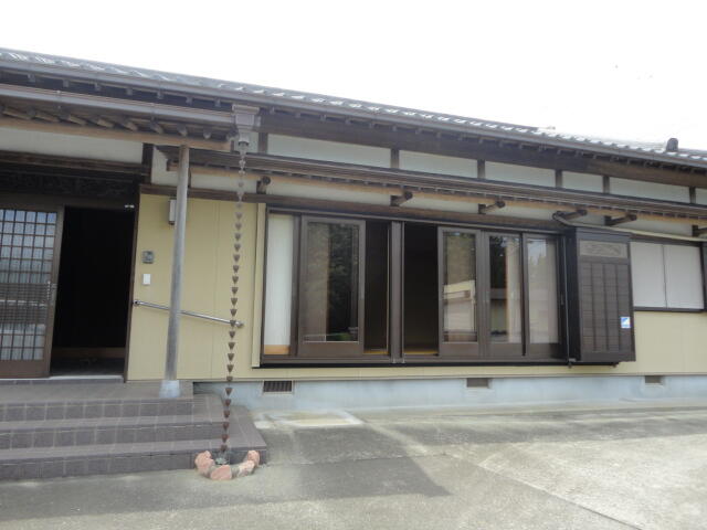 detached 千葉県山武郡横芝光町坂田池 地図を見る