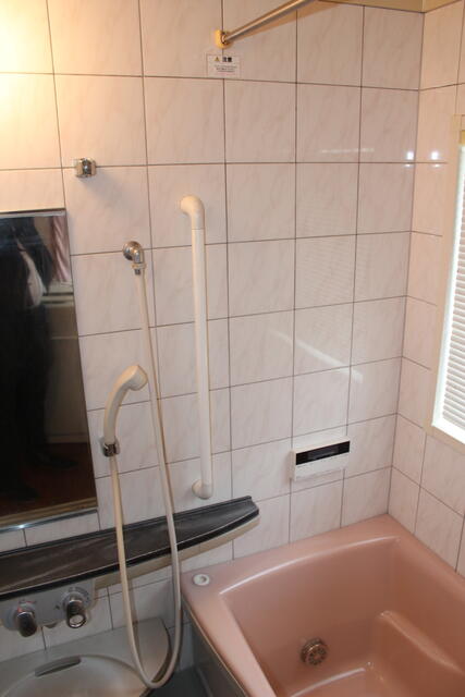 浴室／換気しやすい窓付きの浴室