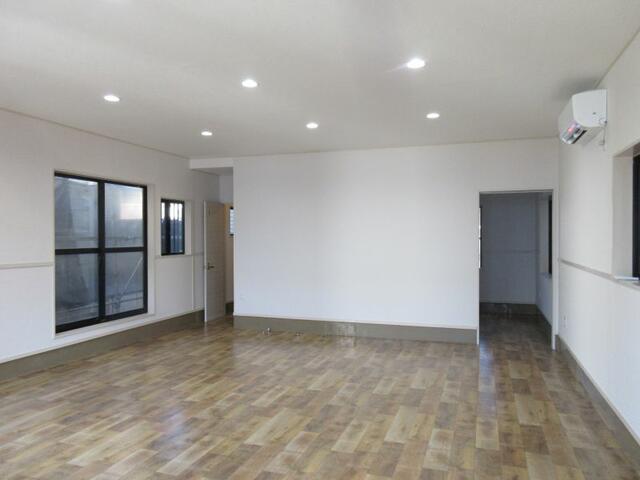 事務所内　リフォーム済